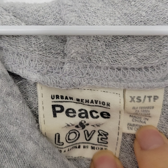 💛[3/$15] Urban Behaviour Dolman Bat Sleeve Hoodie - Picture 3 of 3